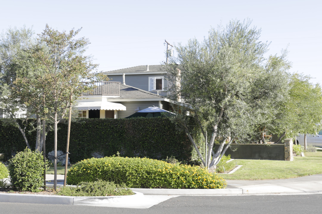 342 Broadway in Costa Mesa, CA - Foto de edificio