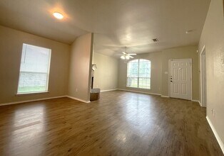 1824 McNeely St in Lancaster, TX - Building Photo - Building Photo