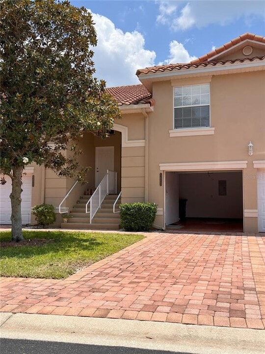 5423 Compass Point in Wildwood, FL - Building Photo