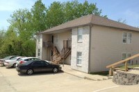 Building Photo - College Town Apartments in Warrensburg, Missouri