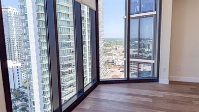 1 Beach Dr SE in St. Petersburg, FL - Building Photo - Building Photo