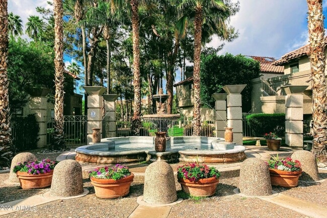 10015 E Mountain View Rd in Scottsdale, AZ - Building Photo - Building Photo