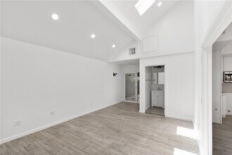 8016 Crosnoe Ave in Los Angeles, CA - Building Photo - Building Photo