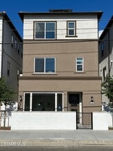 3005 Cochran St in Simi Valley, CA - Building Photo - Building Photo