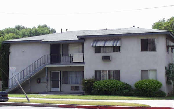 7260 Woodman Ave in Van Nuys, CA - Building Photo - Building Photo