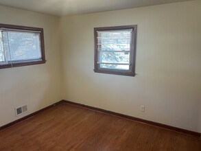 8101 W Warnimont Ave in Milwaukee, WI - Building Photo - Building Photo