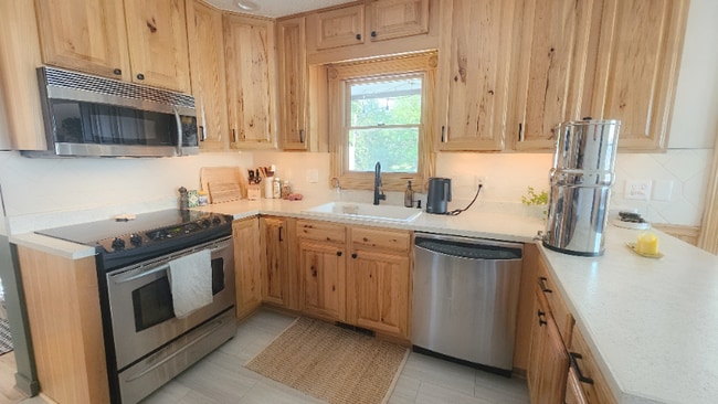 4415 Amick Ave in Des Moines, IA - Building Photo - Building Photo