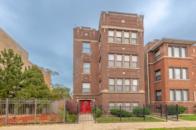 property at 6819 S Ridgeland Ave