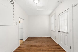 1945 Cooper St in Deptford, NJ - Building Photo - Building Photo