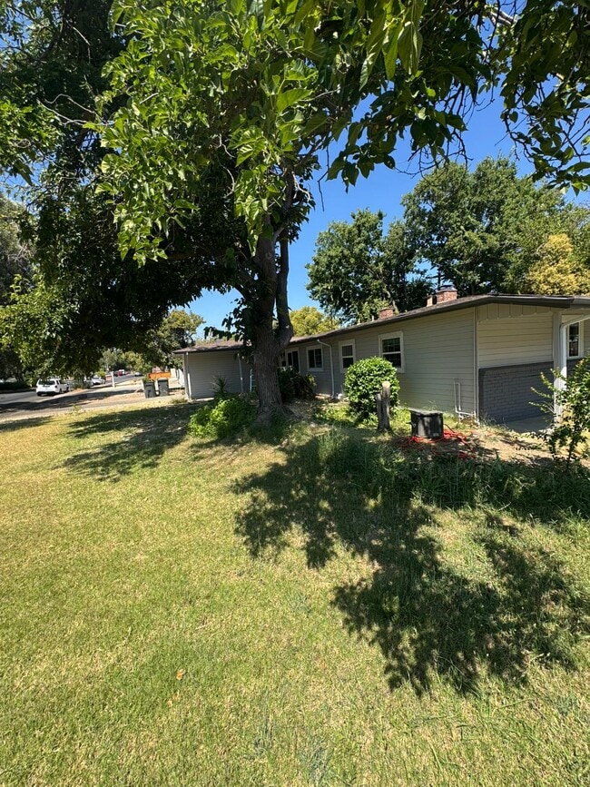 601 Russell Blvd in Davis, CA - Building Photo - Building Photo