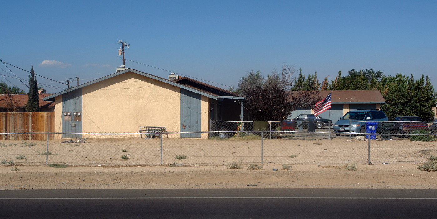 12652 Kiowa Rd in Apple Valley, CA - Building Photo