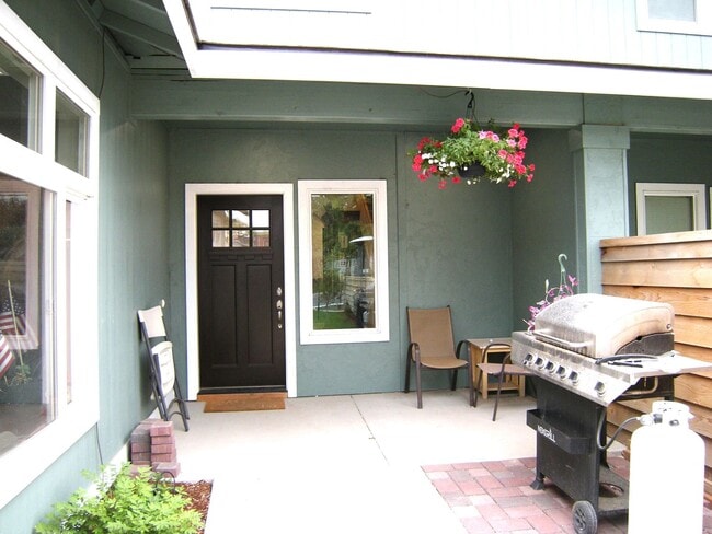 597 NW 8th St in Prineville, OR - Building Photo - Building Photo