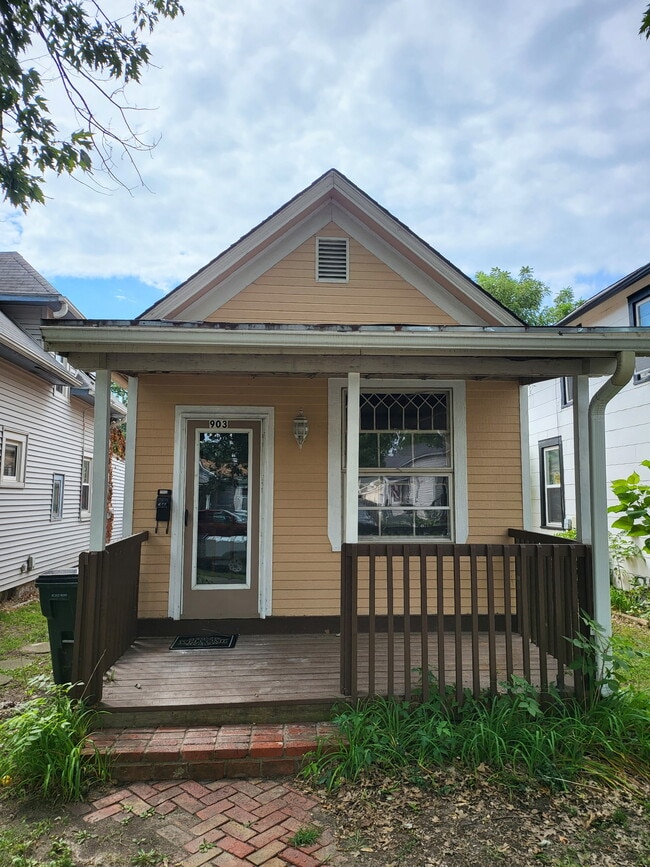 property at 903 Osage St