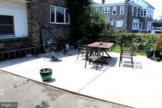 6825 Ridge Ave in Philadelphia, PA - Building Photo - Building Photo