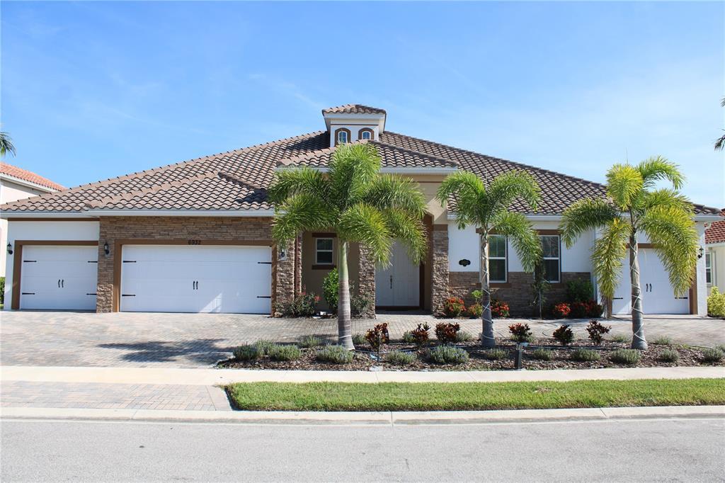 6932 Indus Valley Cir in Parrish, FL - Building Photo