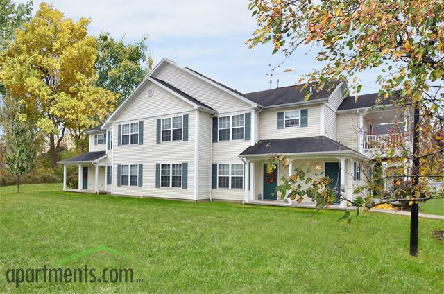 Heritage Park in Webster, NY - Foto de edificio - Building Photo