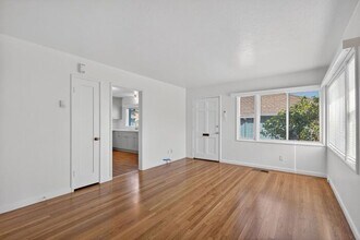 417 Webster St in Petaluma, CA - Building Photo - Building Photo