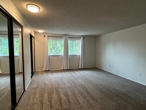 21521 4th Ave W in Bothell, WA - Building Photo - Building Photo