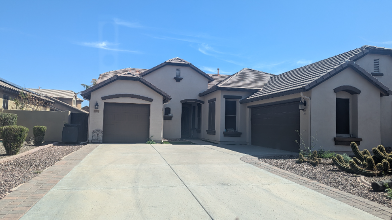 1 Gilbert Rd in Chandler, AZ - Building Photo