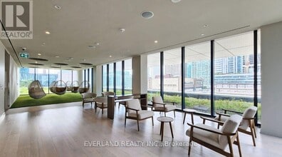 138 Downes St in Toronto, ON - Building Photo - Building Photo