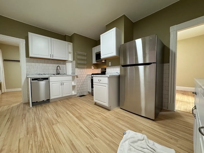 368 Washington St, Unit 1 in Somerville, MA - Building Photo - Building Photo