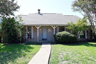 4325 Ireland St in The Colony, TX - Building Photo