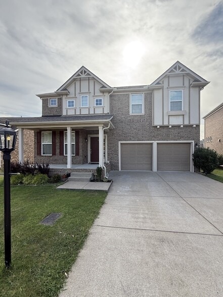 property at 1629 Robindale Dr