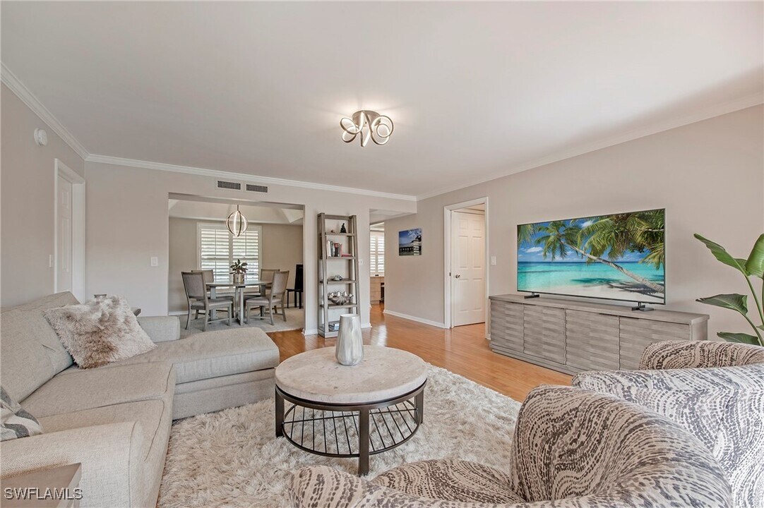 722 10th Ave S in Naples, FL - Building Photo