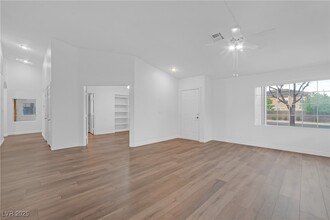 164 Cloudcrest Dr in Henderson, NV - Foto de edificio - Building Photo