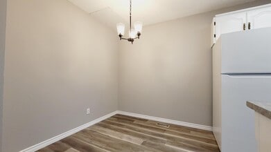 268 Primrose Gardens in Edmonton, AB - Building Photo - Building Photo