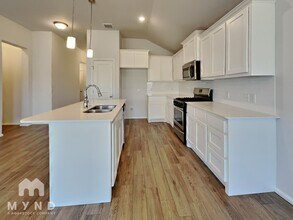 10625 NW 20th St in Yukon, OK - Building Photo - Building Photo