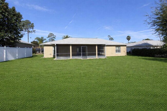 33 Fenwick Ln in Palm Coast, FL - Building Photo - Building Photo
