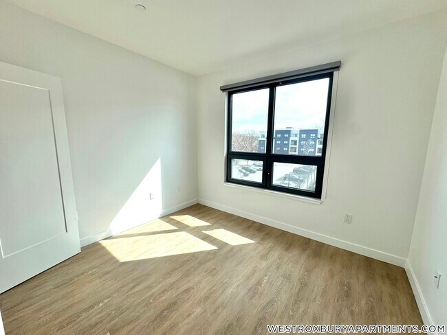 199 Gardner St, Unit 403 in Boston, MA - Building Photo - Building Photo