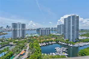 19400 Turnberry Way in Aventura, FL - Foto de edificio