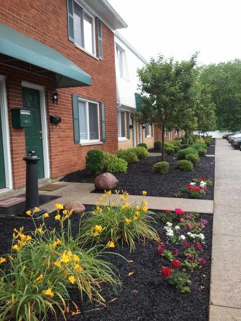 Village Green Townhomes in Fairfield, OH - Building Photo - Building Photo