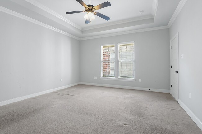 property at 2619 Cresthaven Ave