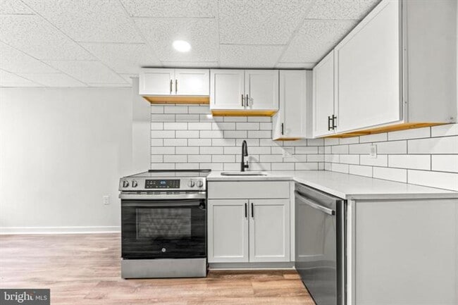 3106 N Calvert St in Baltimore, MD - Foto de edificio - Building Photo