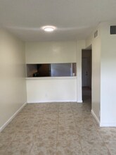 4136 Lakeside Dr in Tamarac, FL - Building Photo - Building Photo