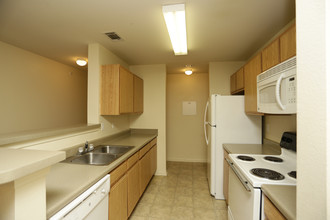 Square One Apartments in Baton Rouge, LA - Building Photo - Interior Photo