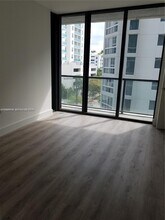 201 SW 17th Rd, Unit 606 in Miami, FL - Foto de edificio - Building Photo