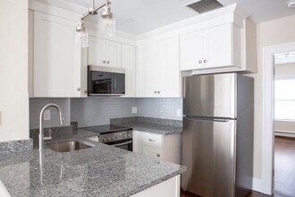 146 Grove St in Providence, RI - Building Photo - Building Photo