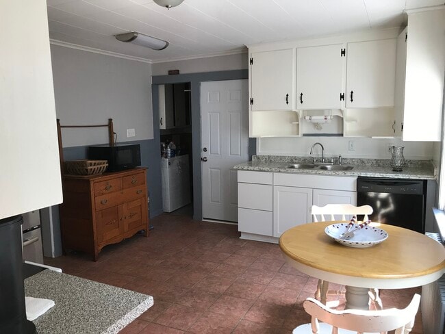 514 Hartford Ave, Unit 514 in Wethersfield, CT - Building Photo - Building Photo