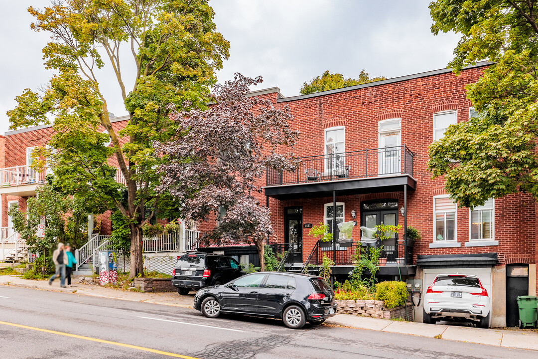 3545A Décarie Boul in Montréal, QC - Building Photo