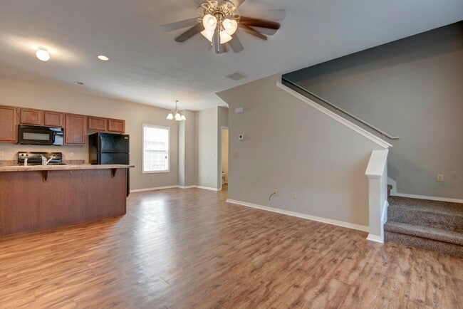 430 E Harrison St in Springfield, MO - Building Photo - Building Photo