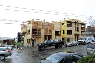 321 W Olympic Pl in Seattle, WA - Building Photo - Building Photo