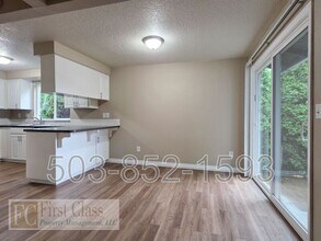 4325 SE 37th Ave in Portland, OR - Building Photo - Building Photo