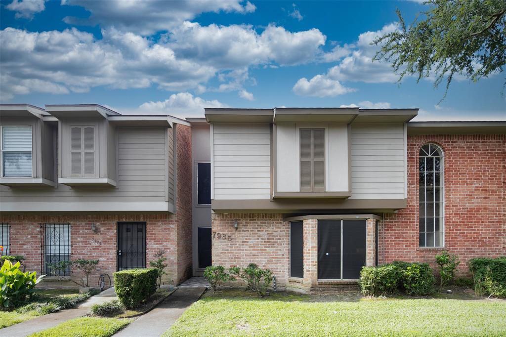 7935 Kendalia Dr Photo