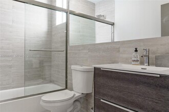 2889 SW 33rd Ave in Miami, FL - Building Photo - Building Photo