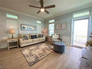 18 NE Nautical Pl in Jensen Beach, FL - Building Photo - Building Photo