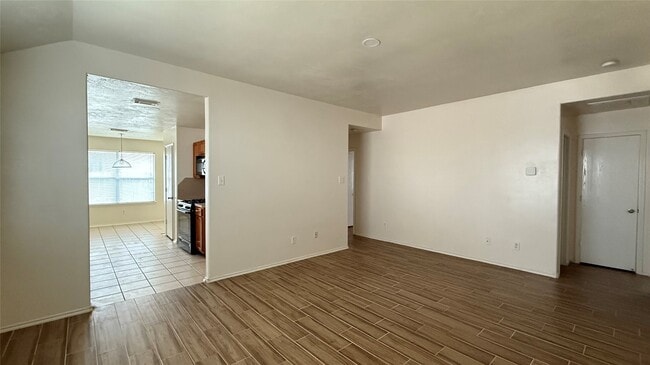 property at 2714 Grahamwood Ln